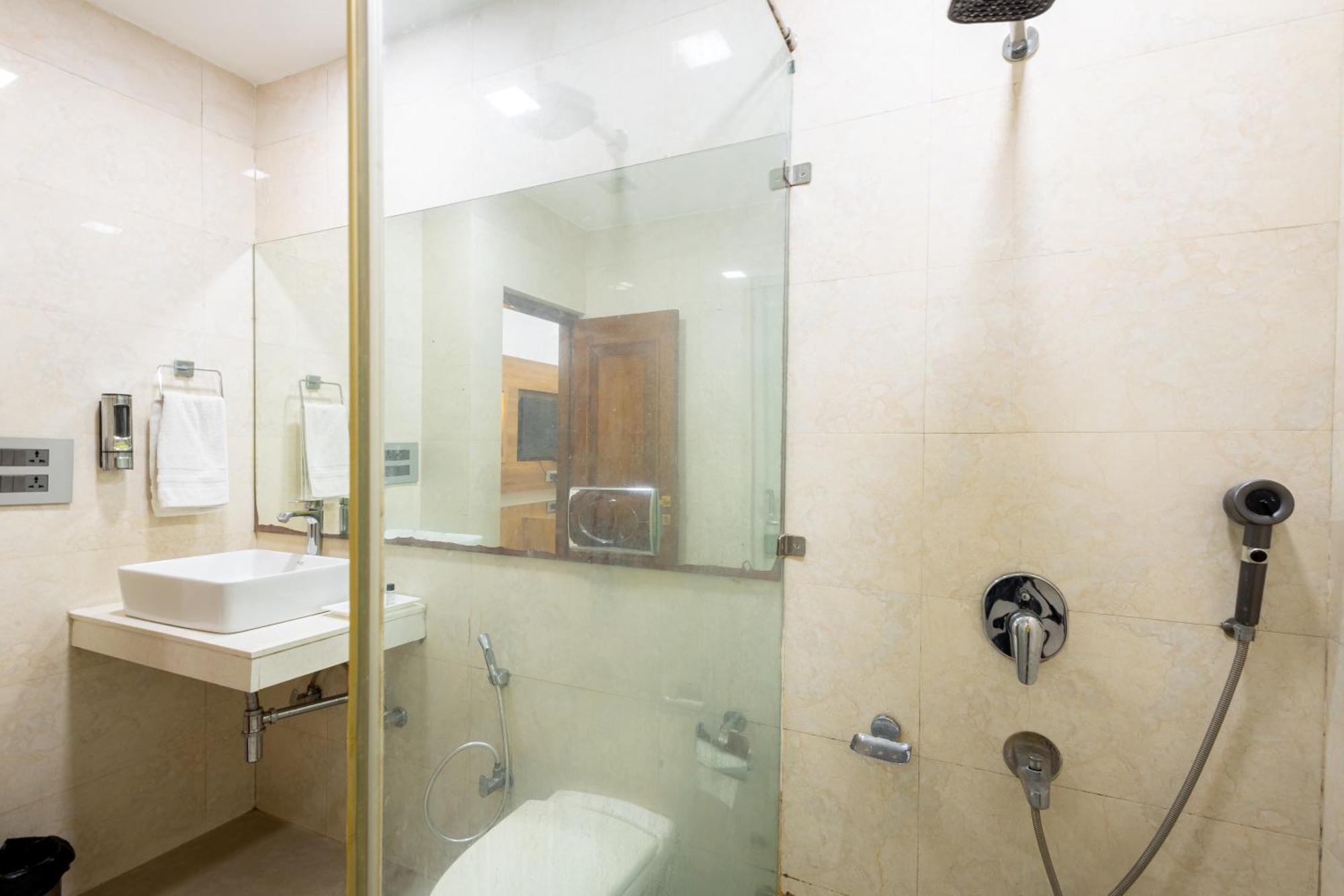Hotel Panickers Residency - Ajmal Khan Market Near Karol Bagh Metro Delhi  Dış mekan fotoğraf