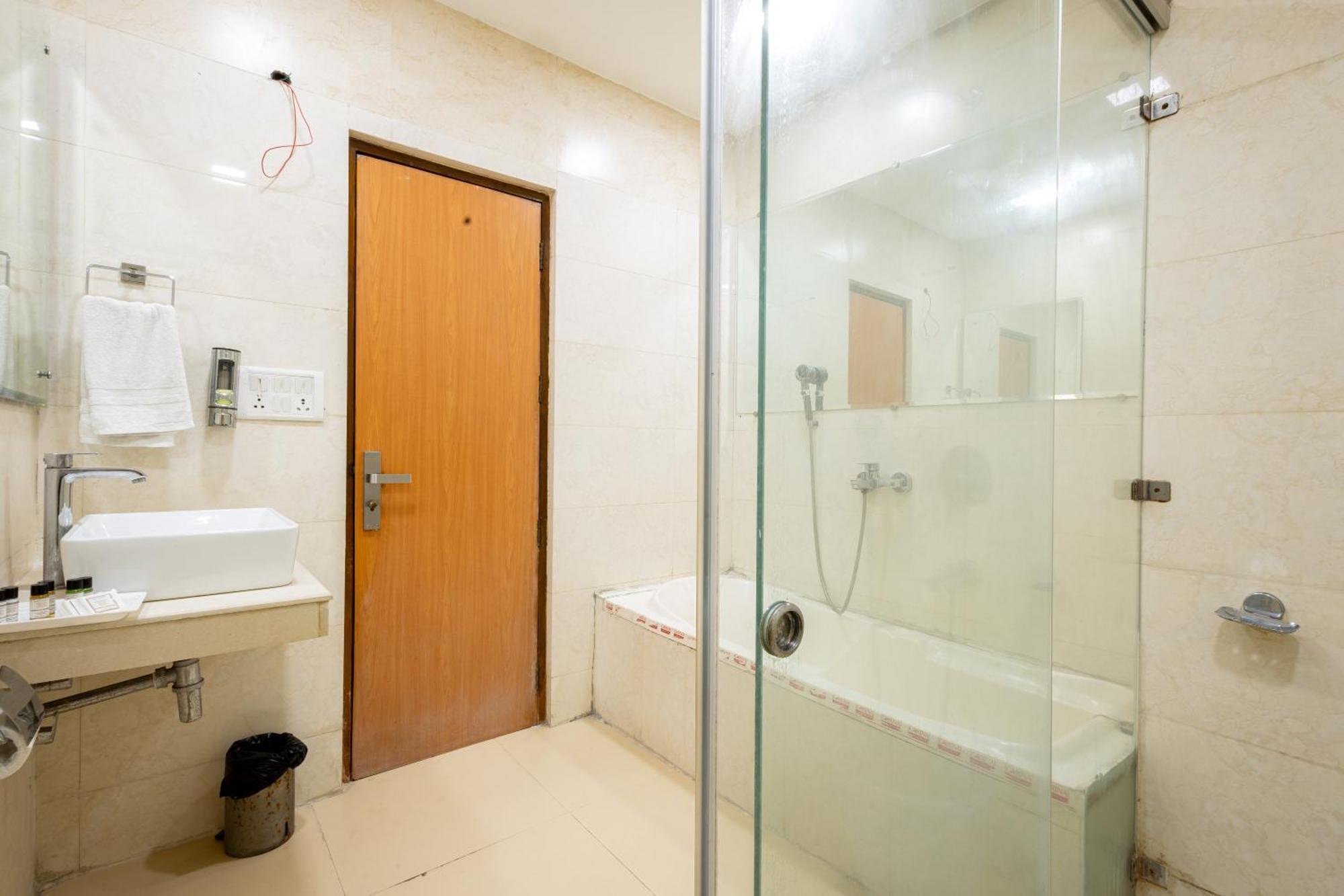 Hotel Panickers Residency - Ajmal Khan Market Near Karol Bagh Metro Delhi  Dış mekan fotoğraf
